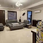 Vacation Paradise- Luxurious 3-Bhk Flat Near Igi Airport And Icc