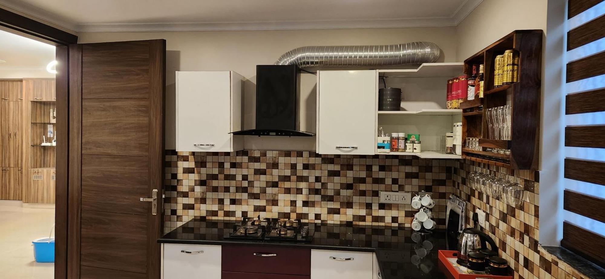 Vacation Paradise- Luxurious 3-bhk Flat Near Igi Airport And Icc Apartment