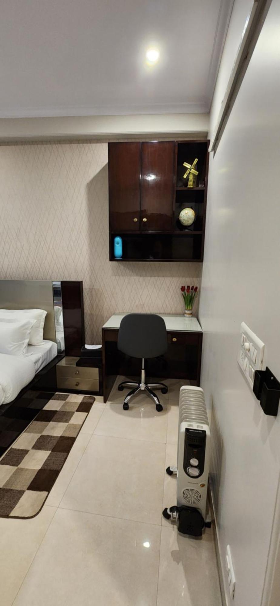 Apartment Vacation Paradise- Luxurious 3-bhk Flat Near Igi Airport And Icc