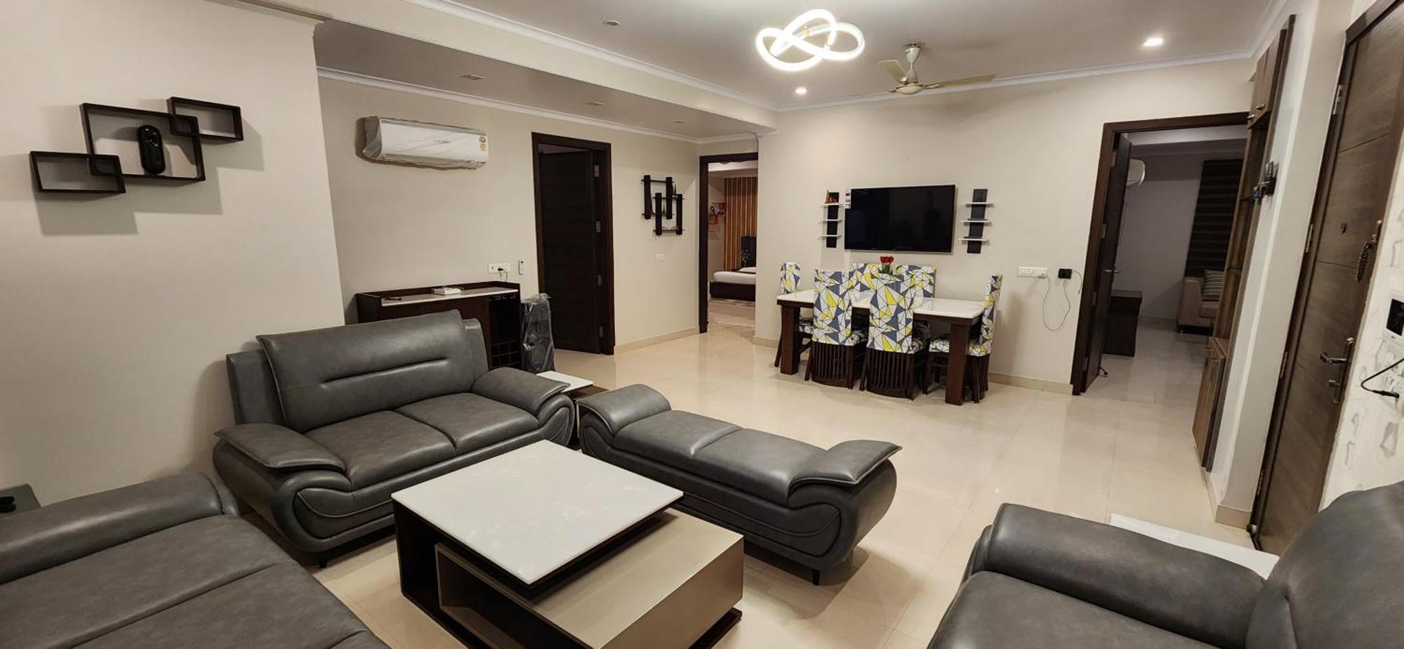 Apartment Vacation Paradise- Luxurious 3-bhk Flat Near Igi Airport And Icc New Delhi