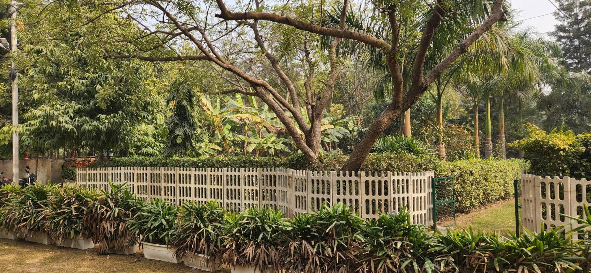 Vacation Paradise- Luxurious 3-bhk Flat Near Igi Airport And Icc