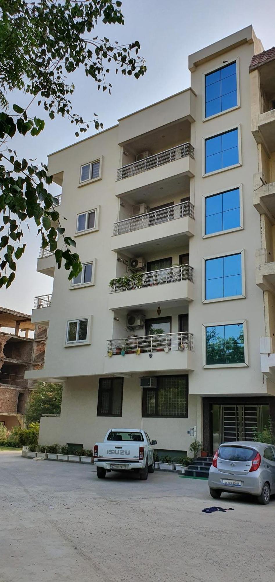 Vacation Paradise- Luxurious 3-bhk Flat Near Igi Airport And Icc Apartment *